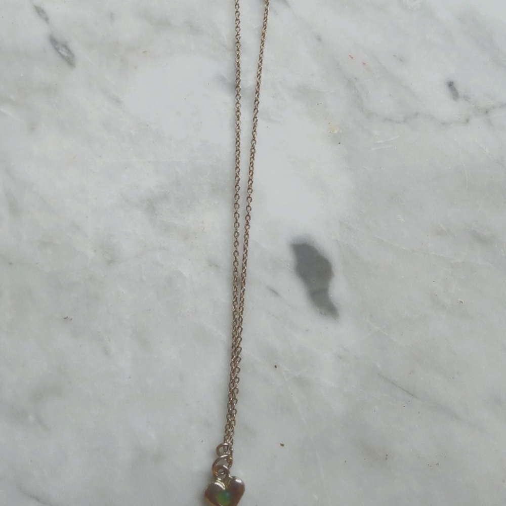 Silvertone necklace with mood heart